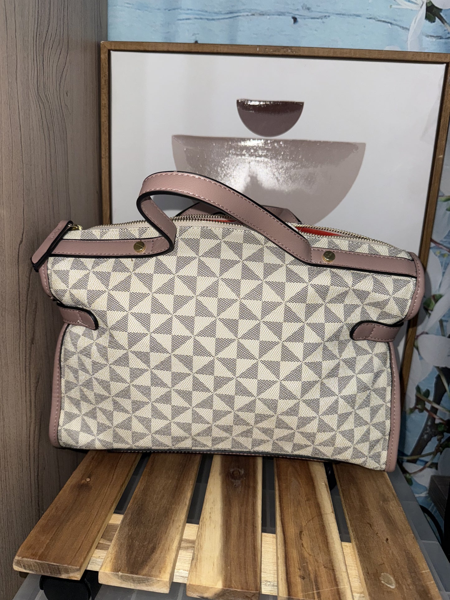 White Pattern Bag