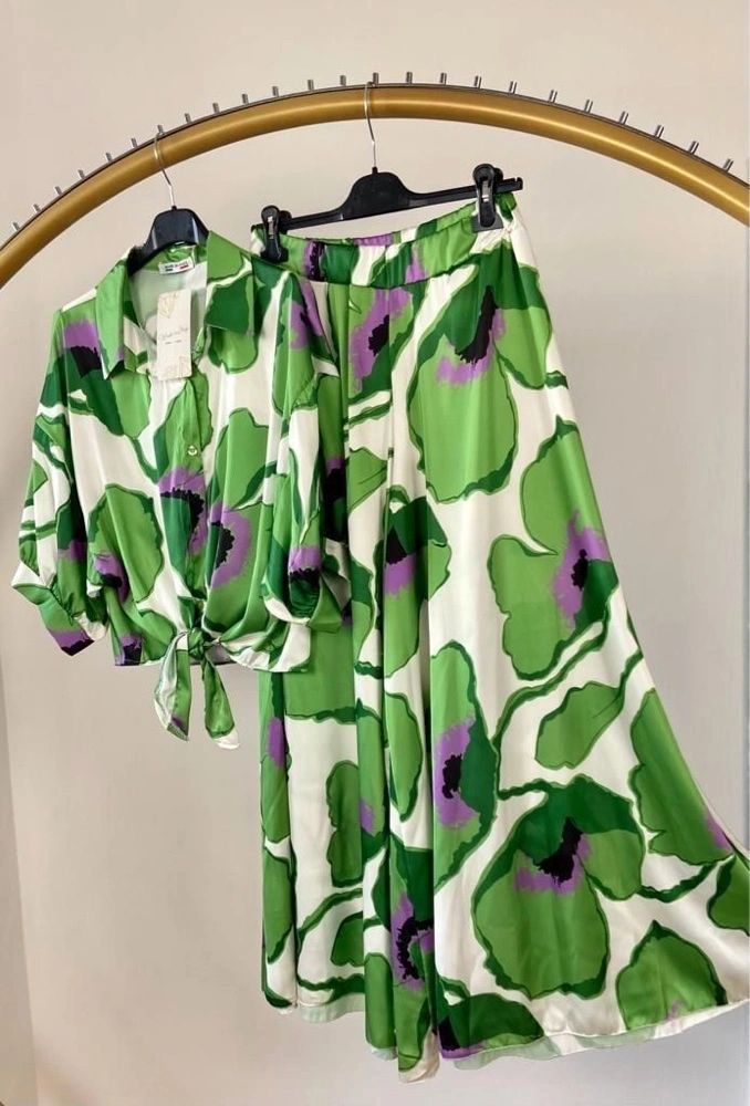 Neon Blossoms Italian Set